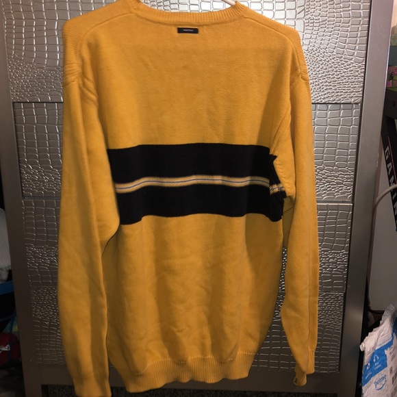 Yellow and black sweater - Picture 2 of 3